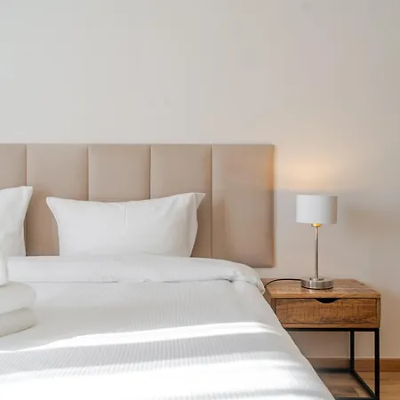 Silesia Royal By Bookinghost *