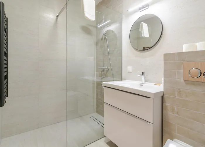 Silesia Royal By Bookinghost *