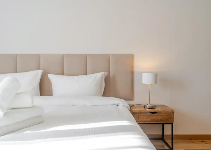 Silesia Royal By Bookinghost *