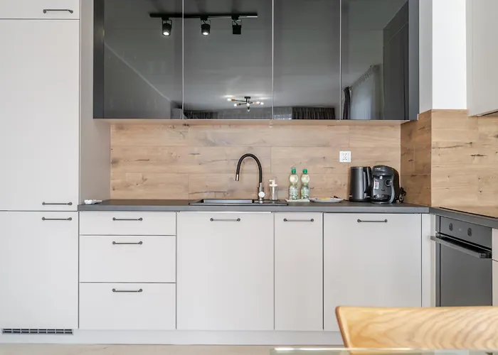 Silesia Royal By Bookinghost